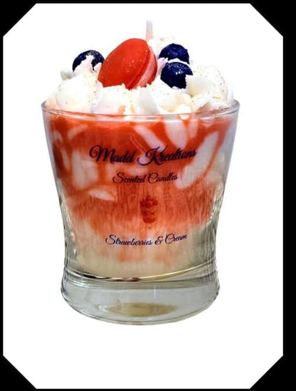 Strawberries & Cream Scented Candle – 10 oz