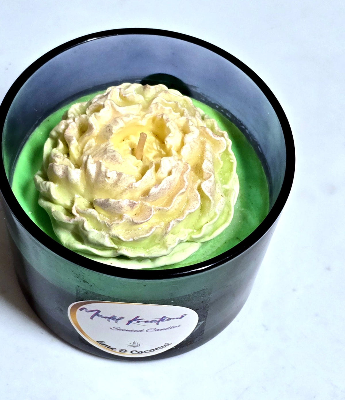 Bougie en cire de soja parfum citron vert & coco – Coulée à la main | 45 heures de combustion